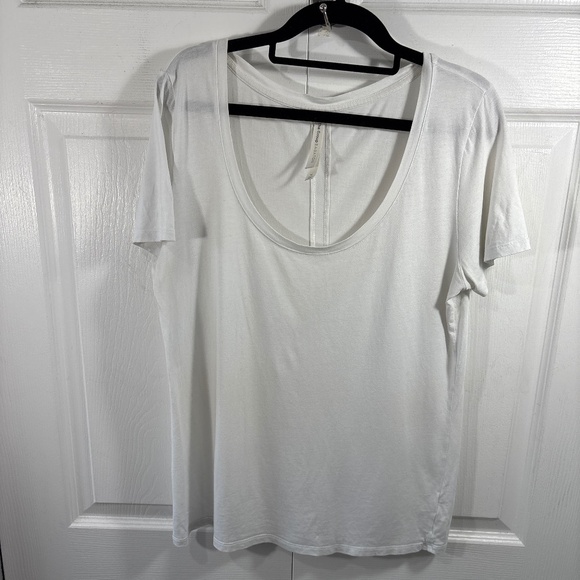 Aritzia the Group Babaton basic white tee - Picture 1 of 6